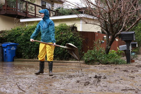 Inondazioni In California Due Morti E Evacuati Washington