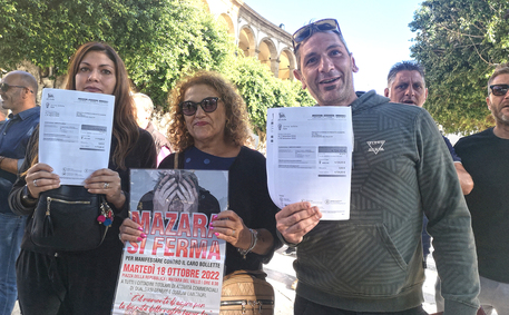 Caro Bollette Protesta In Piazza A Mazara Del Vallo