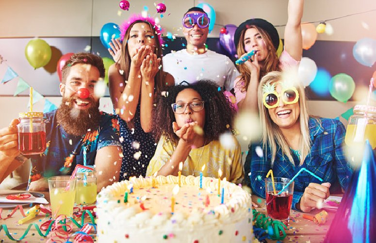 Pubblicano Festa Di Compleanno Su Facebook 42 Multati A 400 Euro