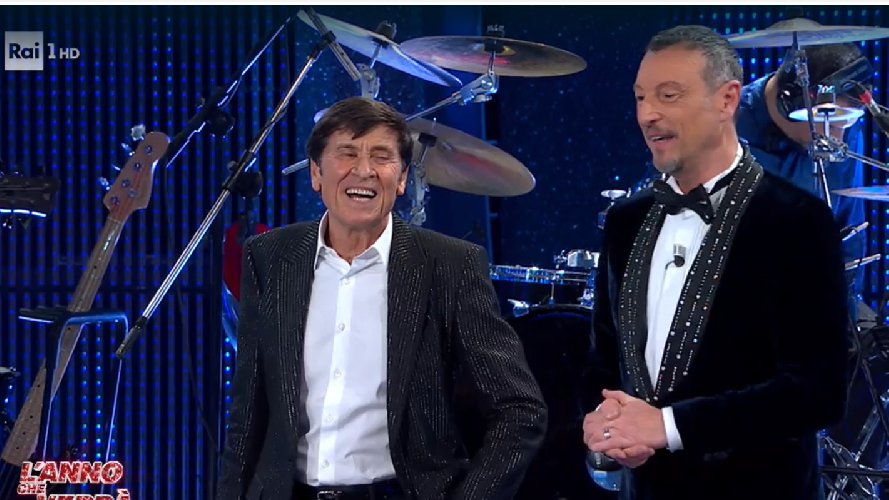 https://www.ragusanews.com/immagini_articoli/01-01-2021/abbiamo-perso-gianni-morandi-gaffe-in-diretta-con-pelu-e-amadeus-video-500.jpg