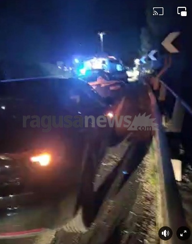 https://www.ragusanews.com/immagini_articoli/01-01-2024/1704147509-brutto-incidente-sulla-modica-pozzallo-strada-chiusa-2-500.jpg