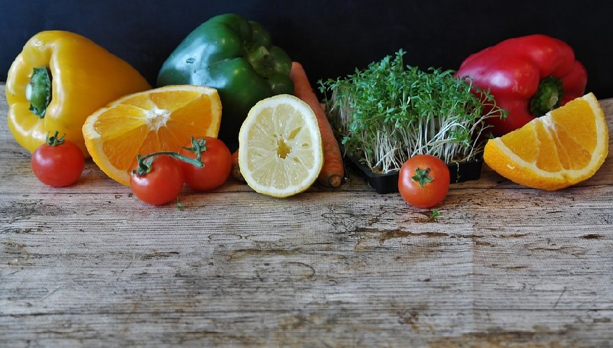 https://www.ragusanews.com/immagini_articoli/01-10-2019/nutrizione-mangiare-frutta-e-verdura-ogni-giorno-motivi-e-benefici-500.jpg