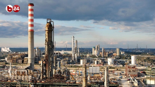 https://www.ragusanews.com/immagini_articoli/02-11-2022/petrolio-russo-dalla-sicilia-agli-usa-attraverso-lukoil-priolo-300.jpg