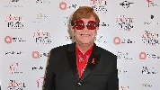 https://www.ragusanews.com/immagini_articoli/02-12-2024/elton-john-cieco-ho-perso-la-vista-100.jpg