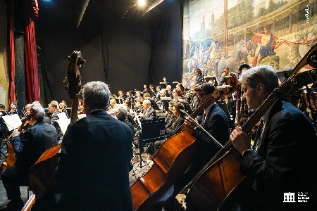 https://www.ragusanews.com/immagini_articoli/03-06-2024/modica-morricone-cinema-suites-con-l-orchestra-del-teatro-bellini-300.jpg