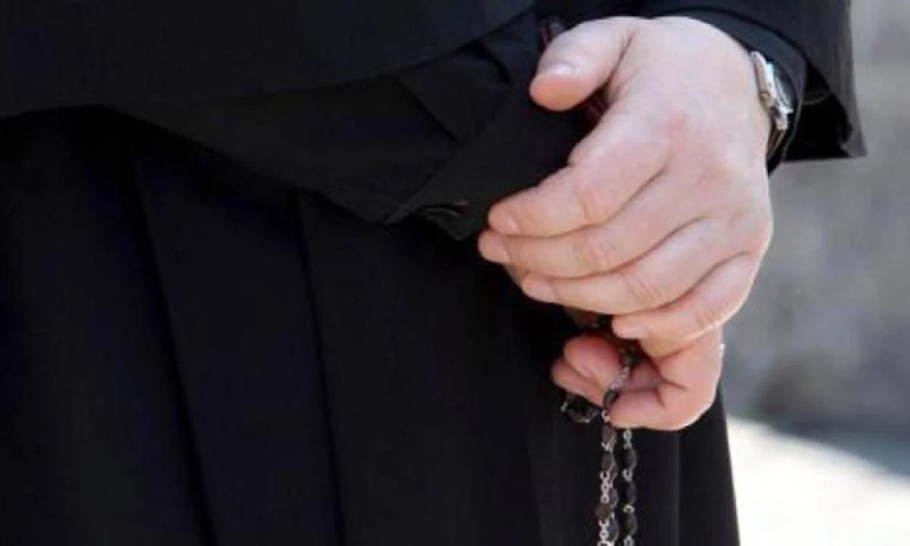 https://www.ragusanews.com/immagini_articoli/03-10-2024/abusi-su-giovane-straniera-arrestato-sacerdote-a-messina-500.jpg