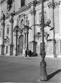 https://www.ragusanews.com/immagini_articoli/04-06-2021/ragusa-100-anni-fa-online-le-foto-dell-archivio-storico-enit-280.jpg