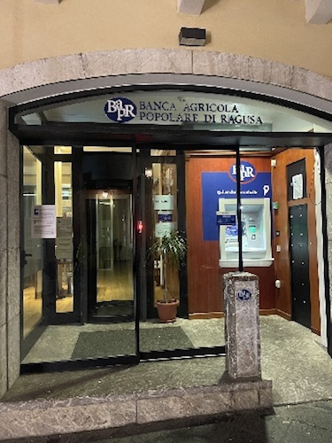 https://www.ragusanews.com/immagini_articoli/04-09-2024/banche-bapr-ragusa-paga-il-dividendo-straordinario-500.jpg