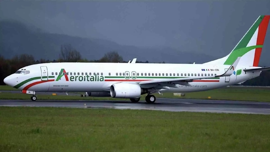 https://www.ragusanews.com/immagini_articoli/04-12-2024/aeroporto-di-comiso-aeroitalia-opere-nuovi-voli-per-parma-500.jpg