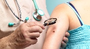 https://www.ragusanews.com/immagini_articoli/04-12-2024/melanoma-la-terapia-con-virus-modificato-per-i-casi-complessi-100.jpg