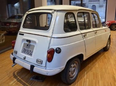 https://www.ragusanews.com/immagini_articoli/05-02-2021/1612544773-la-renault-4-compie-60-anni-foto-video-3-280.jpg