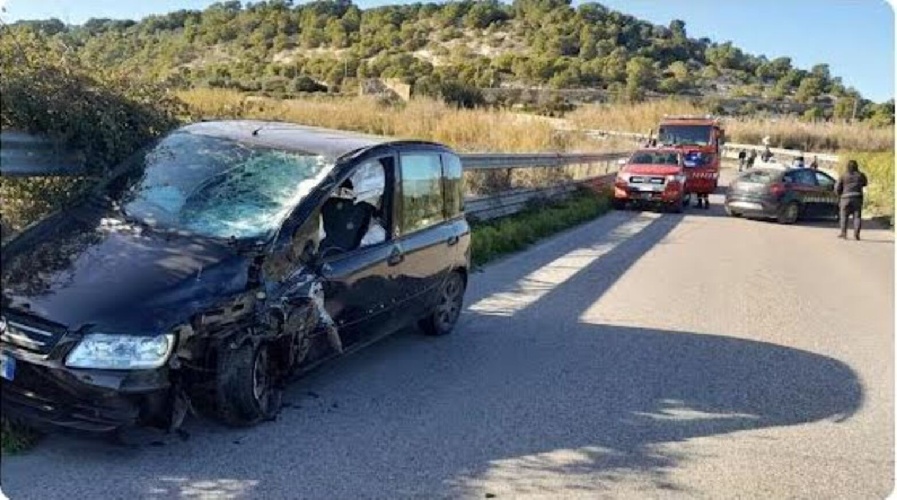 https://www.ragusanews.com/immagini_articoli/05-02-2023/incidente-mortale-perde-la-vita-fortunato-gaudenzio-500.jpg