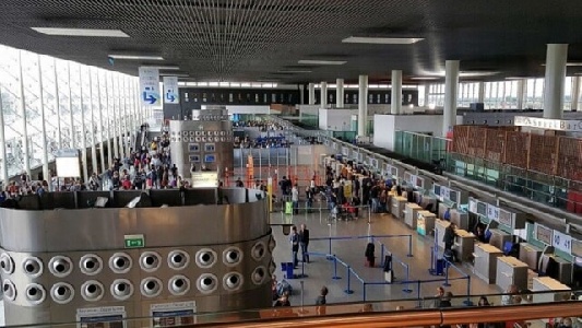 https://www.ragusanews.com/immagini_articoli/05-07-2024/riapertura-parziale-dell-aeroporto-di-catania-300.jpg