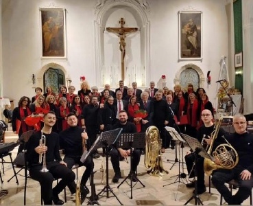 https://www.ragusanews.com/immagini_articoli/06-01-2024/1704544830-una-luce-nel-buio-concerto-in-chiesa-a-ispica-1-300.jpg