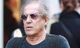 https://www.ragusanews.com/immagini_articoli/06-01-2025/adriano-celentano-compie-87-anni-100.jpg