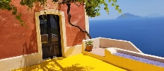 https://www.ragusanews.com/immagini_articoli/06-02-2024/si-vende-la-casa-del-terrazzo-giallo-ad-alicudi-100.jpg