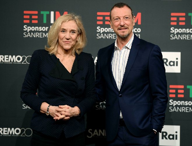 https://www.ragusanews.com/immagini_articoli/06-03-2021/la-scaletta-le-canzoni-e-gli-ospiti-della-serata-finale-di-sanremo-2021-500.jpg