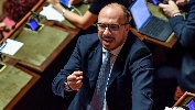 https://www.ragusanews.com/immagini_articoli/06-03-2025/pazienti-operati-al-buio-senza-l-esito-degli-esami-istologici-la-denuncia-di-faraone-100.jpg