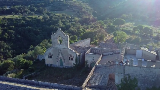 https://www.ragusanews.com/immagini_articoli/06-11-2024/1730921921-torre-san-filippo-a-ragusa-e-la-leggenda-della-donna-che-la-abitava-2-300.jpg