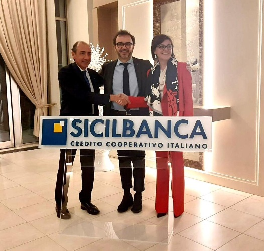 https://www.ragusanews.com/immagini_articoli/06-12-2022/nasce-sicilbanca-grande-progetto-bancario-per-il-territorio-siciliano-500.jpg