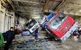 https://www.ragusanews.com/immagini_articoli/07-03-2024/ischia-onda-anomala-fa-rovesciare-camion-all-interno-di-una-nave-100.jpg