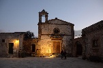 https://www.ragusanews.com/immagini_articoli/07-03-2025/riapre-dopo-80-anni-la-chiesa-di-marzamemi-100.jpg