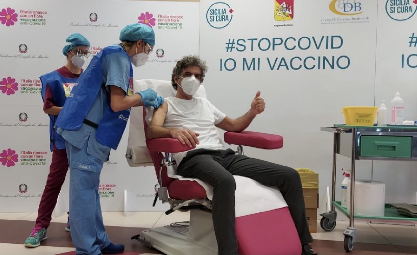 https://www.ragusanews.com/immagini_articoli/07-05-2021/vaccini-sono-gli-anziani-che-remano-contro-sicilia-4-negli-under-70-500.jpg