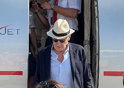 https://www.ragusanews.com/immagini_articoli/07-10-2021/1633587998-harrison-ford-il-fascino-discreto-di-indiana-jones-in-sicilia-foto-1-280.jpg