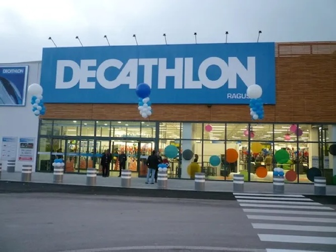 https://www.ragusanews.com/immagini_articoli/07-12-2024/sciopero-dei-lavoratori-decathlon-anche-in-sicilia-negati-i-diritti-basilari-500.jpg