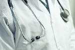 https://www.ragusanews.com/immagini_articoli/08-02-2024/lavora-in-ospedale-e-nello-studio-privato-medico-indagato-per-truffa-100.jpg