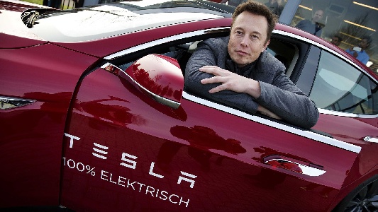 https://www.ragusanews.com/immagini_articoli/08-02-2025/tesla-la-rivolta-dei-consumatori-contro-musk-crollo-delle-vendite-in-germania-e-francia-300.jpg