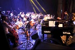 https://www.ragusanews.com/immagini_articoli/08-09-2024/l-orchestra-jazz-del-liceo-musicale-verga-a-marzamemi-100.jpg