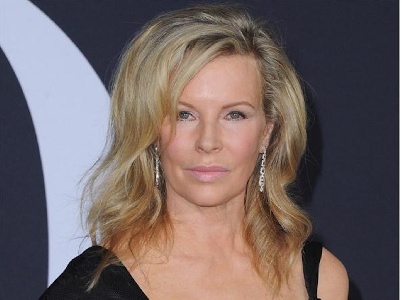 https://www.ragusanews.com/immagini_articoli/08-12-2024/kim-basinger-compie-71-anni-300.jpg