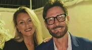 https://www.ragusanews.com/immagini_articoli/09-02-2025/barbara-lombardo-la-moglie-di-toto-schillaci-a-verissimo-sto-iniziando-ora-ad-uscire-di-casa-100.jpg