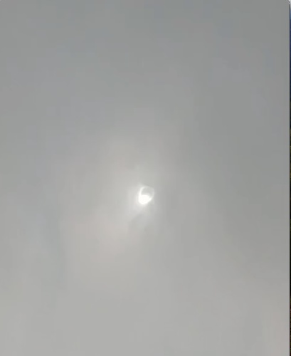 https://www.ragusanews.com/immagini_articoli/09-04-2024/l-eclissi-solare-vista-da-cuba-video-500.jpg