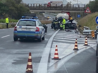 https://www.ragusanews.com/immagini_articoli/09-05-2024/1715251752-tamponamento-a-catena-in-autostrada-grave-una-53enne-1-300.jpg