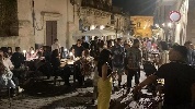 https://www.ragusanews.com/immagini_articoli/09-08-2024/noto-minacce-a-chi-contesta-la-movida-turisti-lasciano-alberghi-100.jpg