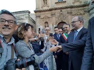 https://www.ragusanews.com/immagini_articoli/10-10-2017/alberto-monaco-modica-video-240.jpg