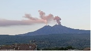 https://www.ragusanews.com/immagini_articoli/10-11-2024/etna-in-fermento-eruzione-e-cenere-100.jpg