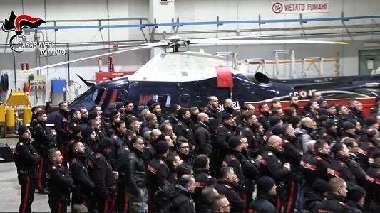 https://www.ragusanews.com/immagini_articoli/11-02-2025/mafia-il-maxi-blitz-dei-carabinieri-i-nomi-dei-183-arrestati-300.jpg