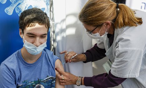 https://www.ragusanews.com/immagini_articoli/11-05-2021/vaccini-sicilia-via-agli-over-16-con-patologie-posticipati-i-richiami-280.jpg