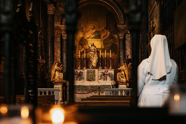 https://www.ragusanews.com/immagini_articoli/11-09-2024/fotografia-e-poesia-al-castello-di-donnafugata-a-ragusa-500.jpg