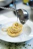 https://www.ragusanews.com/immagini_articoli/12-02-2020/spaghetti-aglio-olio-di-chiaramonte-e-peperoncino-100.jpg