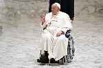 https://www.ragusanews.com/immagini_articoli/12-03-2025/papa-francesco-ha-trascorso-una-notte-tranquilla-oggi-12-marzo-100.jpg