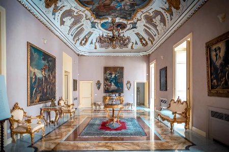 https://www.ragusanews.com/immagini_articoli/13-01-2025/visite-a-palazzo-drago-ajroldi-dimora-nobiliare-settecentesca-a-palermo-300.jpg