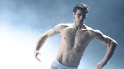 https://www.ragusanews.com/immagini_articoli/13-07-2024/roberto-bolle-per-la-prima-volta-al-teatro-greco-di-siracusa-100.jpg