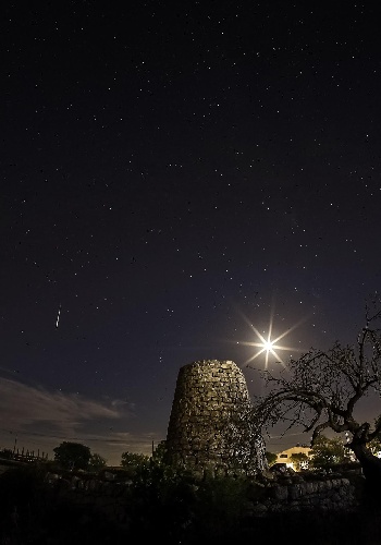 https://www.ragusanews.com/immagini_articoli/13-09-2024/astrofotografia-passaggio-bolide-meteora-su-ragusa-500.jpg