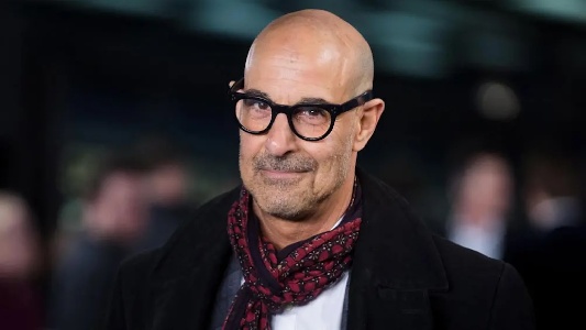 https://www.ragusanews.com/immagini_articoli/13-10-2024/stanley-tucci-e-il-tumore-alla-lingua-300.jpg