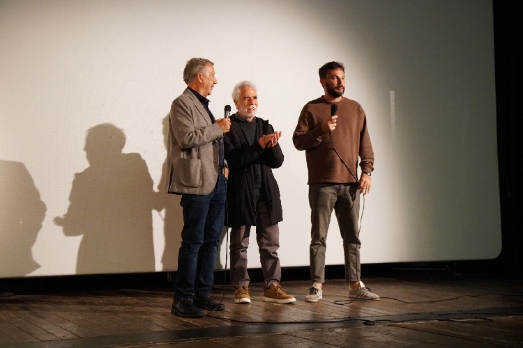 https://www.ragusanews.com/immagini_articoli/13-12-2023/1702489340-omaggio-al-commissario-montalbano-nel-costaiblea-film-festival-1-500.jpg