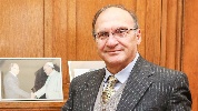 https://www.ragusanews.com/immagini_articoli/13-12-2024/morto-l-ex-prefetto-casabona-fu-questore-a-ragusa-100.jpg